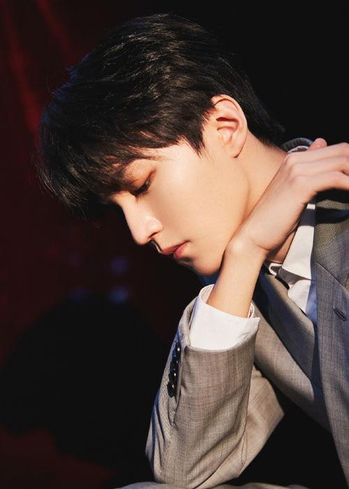 王俊凯肖战最新爆料新闻,揭秘娱乐圈幕后真相